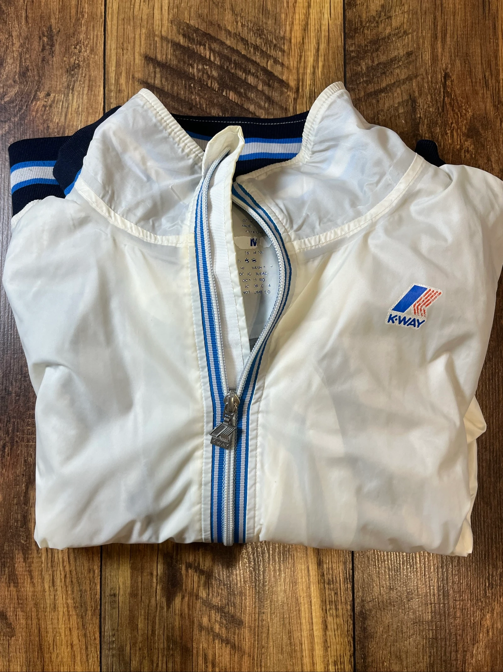 Witte windjas met geborduurd logo opstaande kraag - K-Way - maat M - goede staat – photo 15